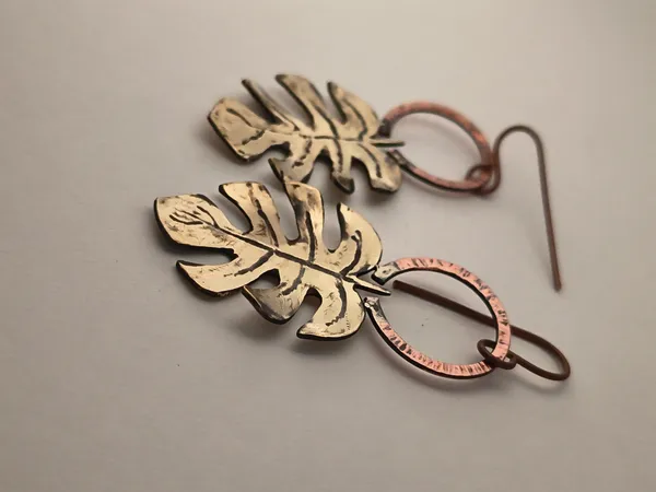Handcrafted_Monstera_Glow_Earrings