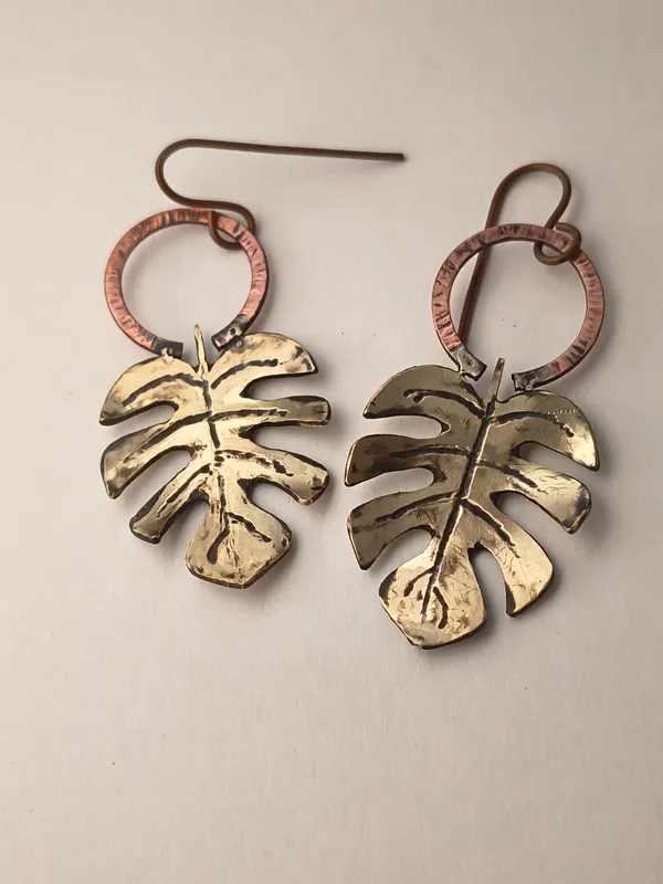 Handcrafted_Monstera_Glow_Earrings