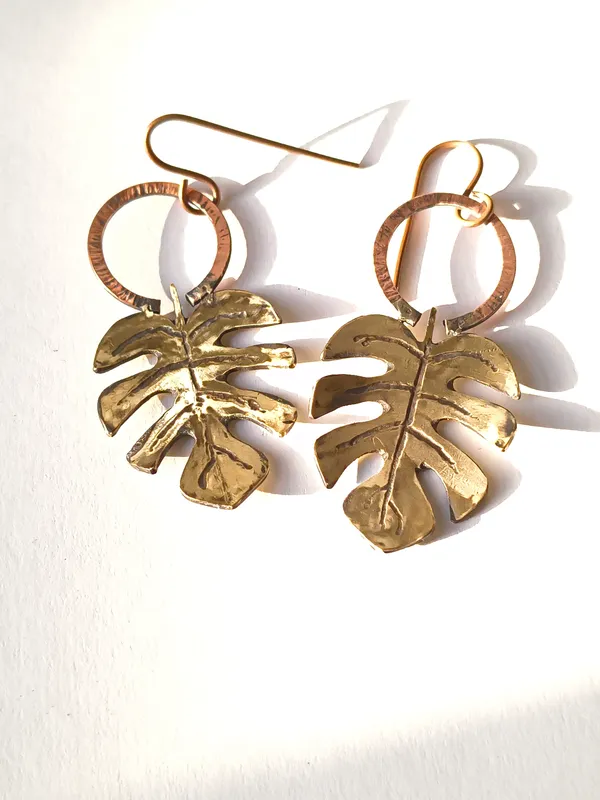 Handcrafted_Monstera_Glow_Earrings