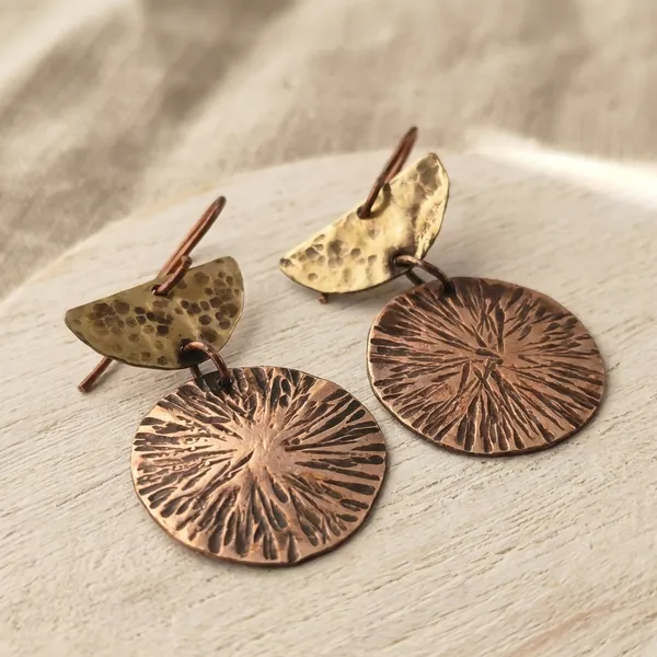 Handcrafted_Solar_Echo_Disc_Earrings