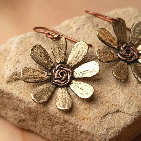 Handcrafted_Rosette_Daisy_Bloom_Earrings