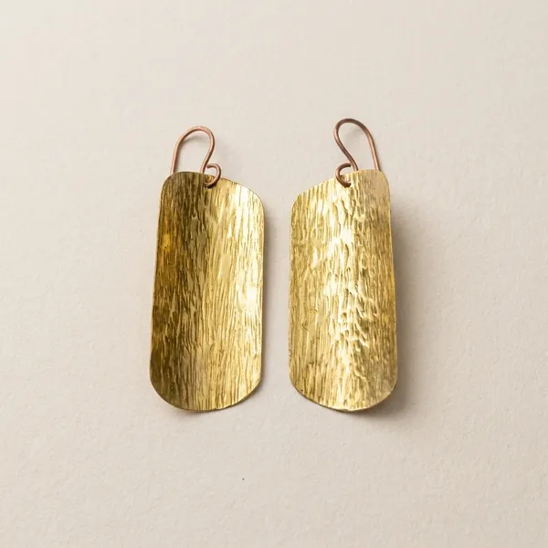 Handcrafted_Golden_Curve_Panel_Earrings