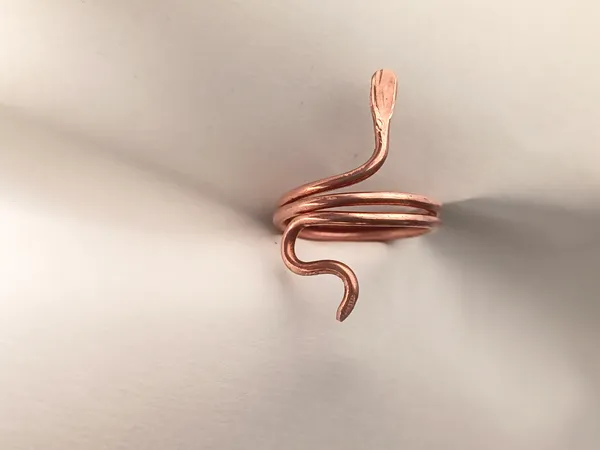 Handcrafted_Serpentina_Copper_Wrap_Ring