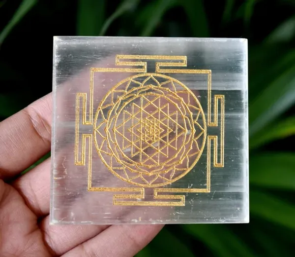 Selenite_Shree(Sri)_Yantra_Plate_For_Crystals_Recharge