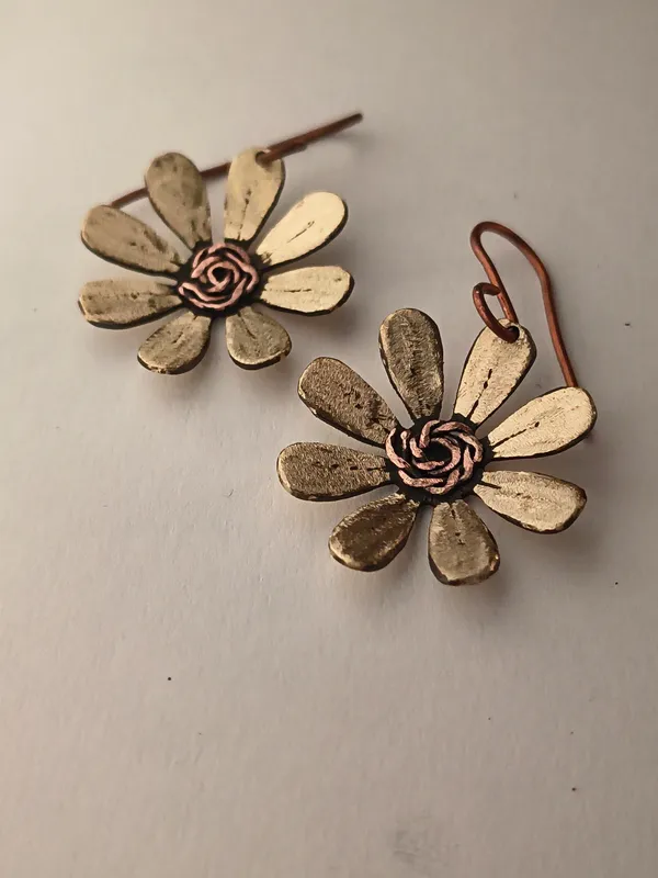 Handcrafted_Rosette_Daisy_Bloom_Earrings