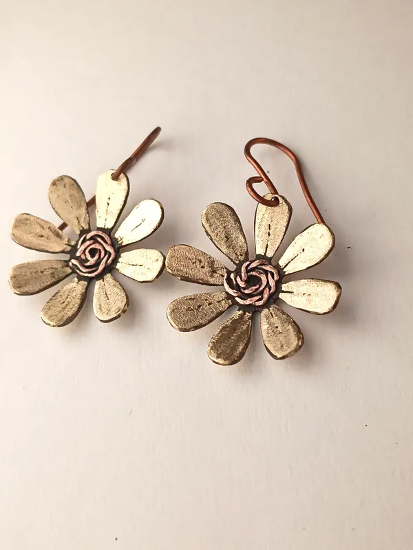 Handcrafted_Rosette_Daisy_Bloom_Earrings