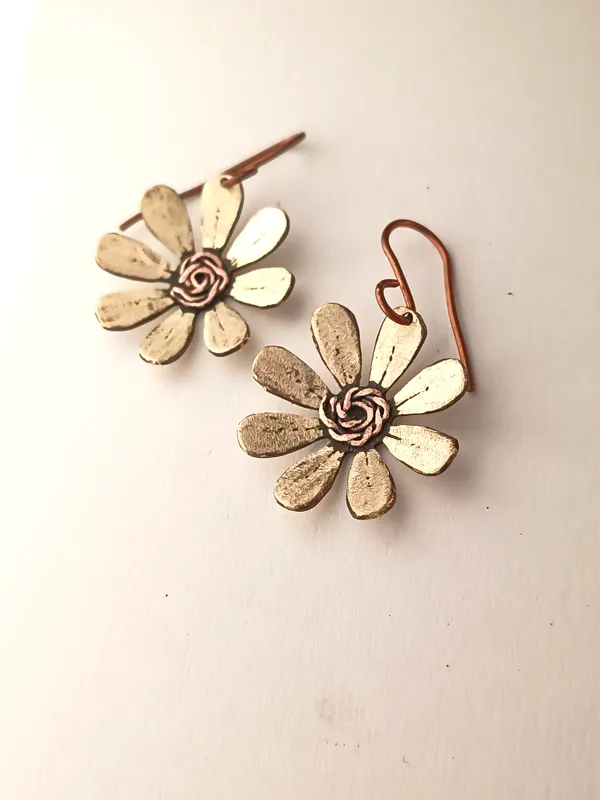 Handcrafted_Rosette_Daisy_Bloom_Earrings