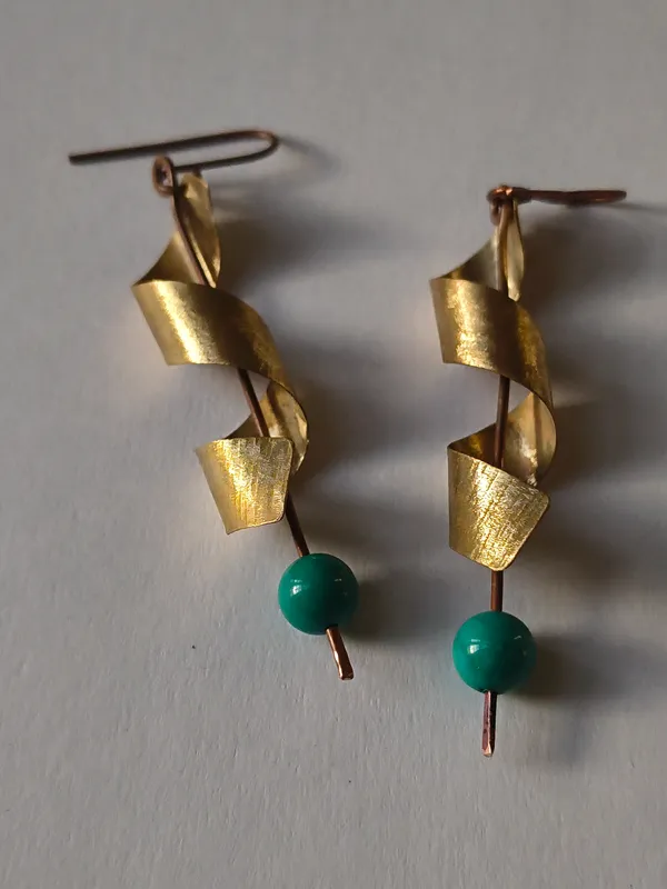 Handcrafted_Turquoise_Twist_Cascade_Earrings