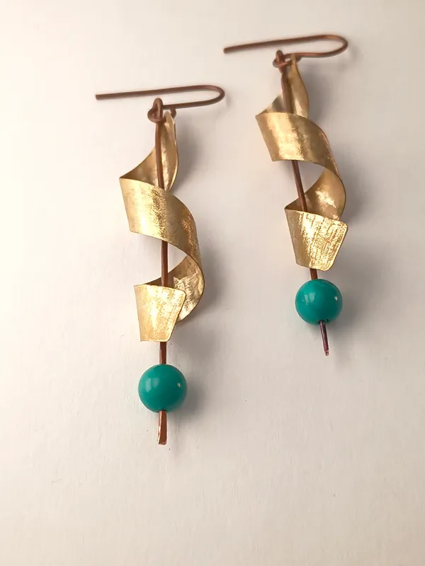 Handcrafted_Turquoise_Twist_Cascade_Earrings