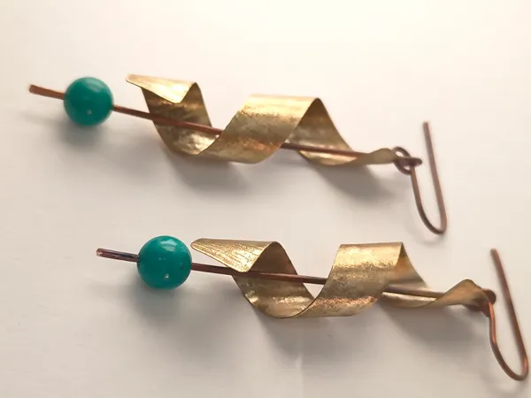 Handcrafted_Turquoise_Twist_Cascade_Earrings