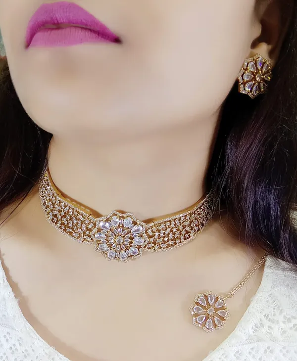 Gold_Alloy_Floral_Choker_Necklace_Set_For_Women
