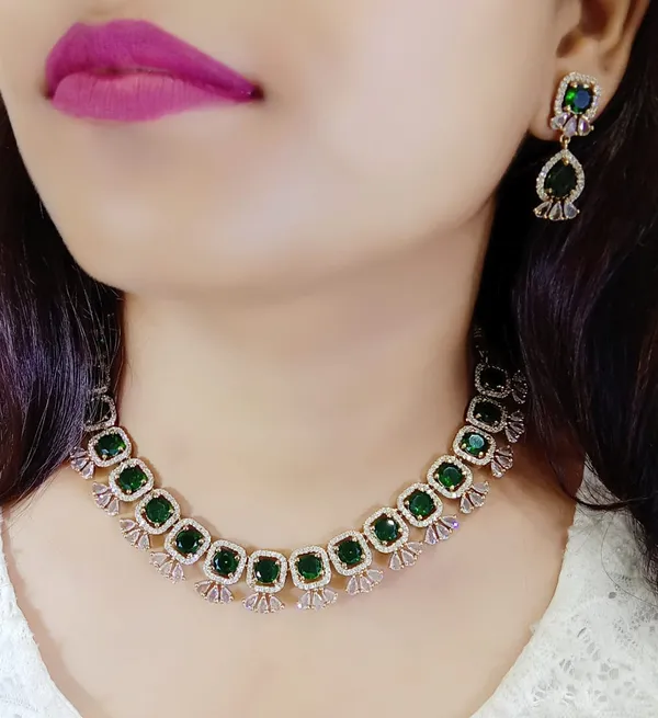 Green_Alloy_Stone-Studded_Necklace_Set_For_Women