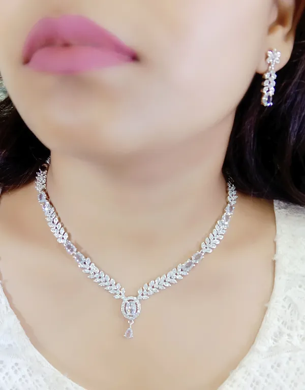 Silver_Alloy_Crystal_Necklace_And_Earrings_Set_For_Women