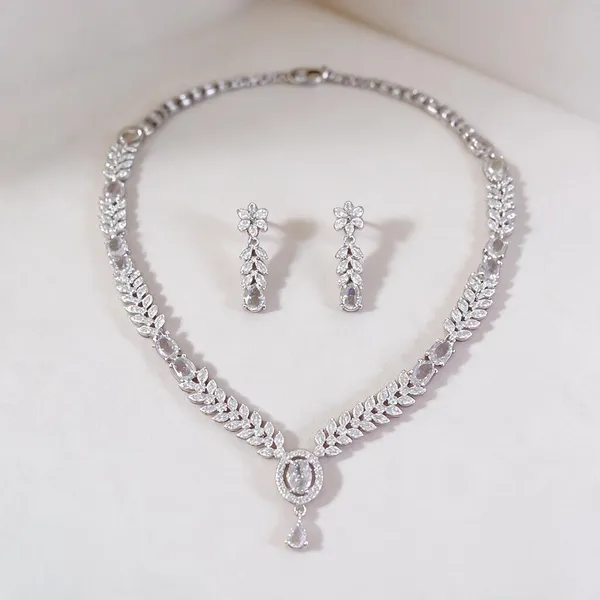 Silver_Alloy_Crystal_Necklace_And_Earrings_Set_For_Women