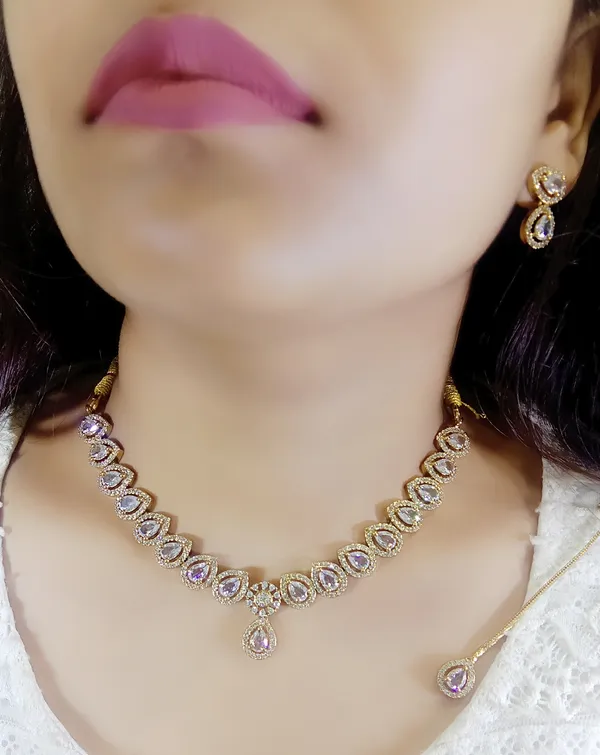 Gold_Alloy_Teardrop_Stone_Necklace_And_Earrings_Set_For_Women