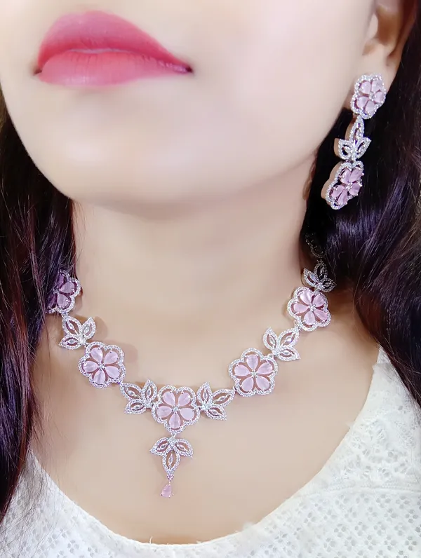 Silver_Alloy_Floral_Necklace_And_Earrings_Set_For_Women