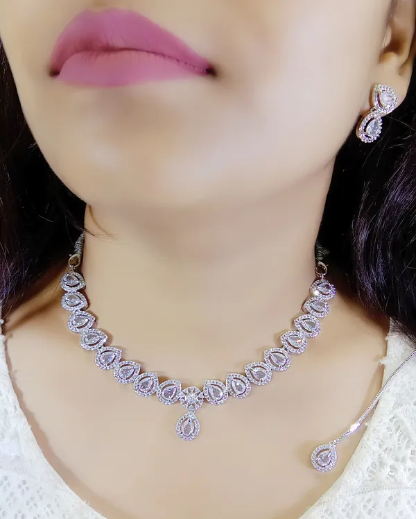 Silver_Alloy_Stone-Studded_Necklace_Set_For_Women