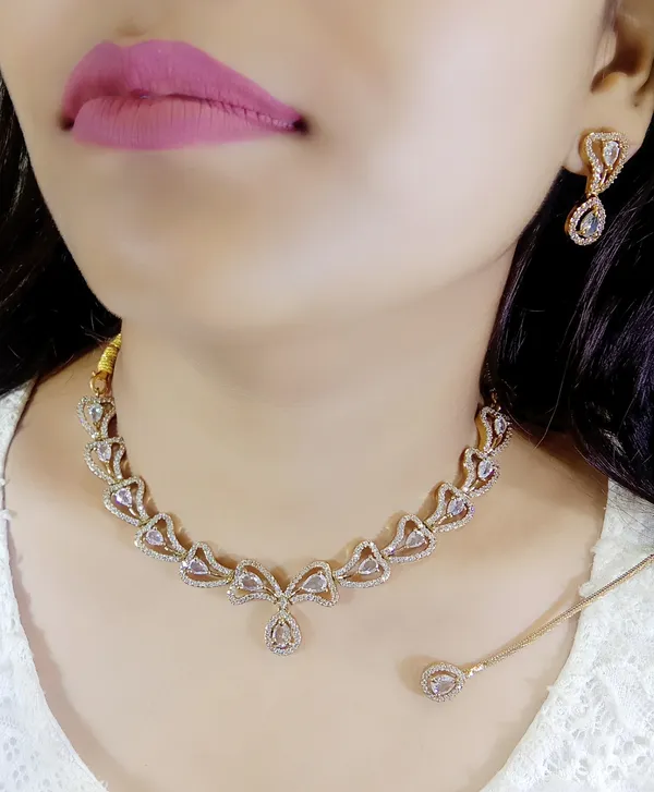Gold_Alloy_Crystal_Necklace_Set_For_Women