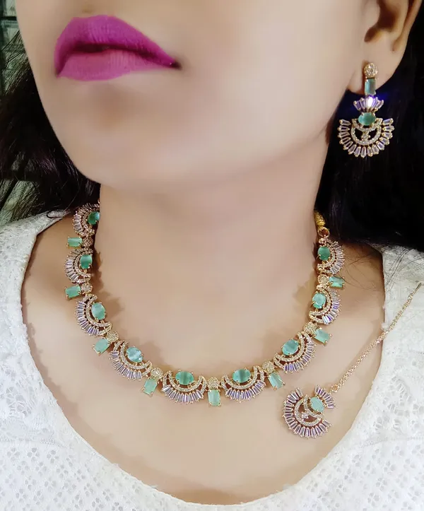 Green_Gold_Stone_Alloy_Statement_Necklace_Set_For_Women