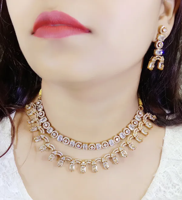 Gold_Stone_Studded_Alloy_Necklace_Set_For_Women
