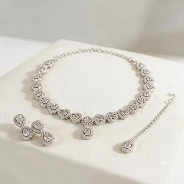 Silver_Alloy_Crystal_Necklace_And_Earrings_Set_For_Women