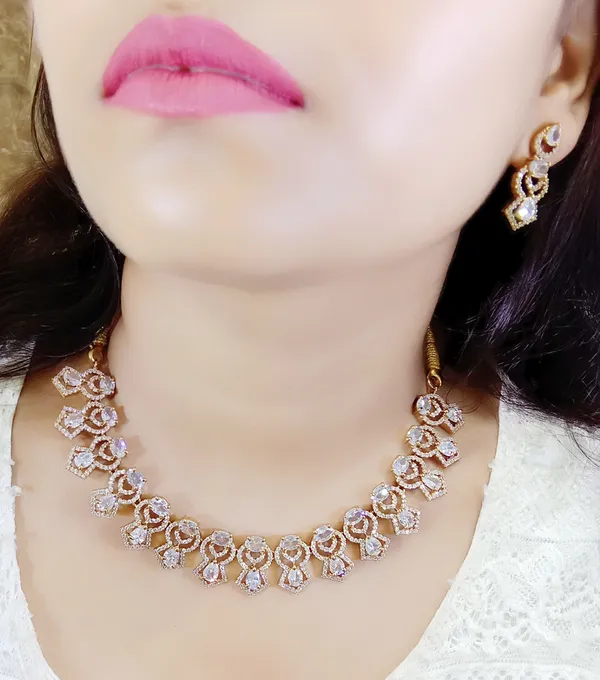 Gold_Alloy_Stone-Studded_Necklace_Set_For_Women