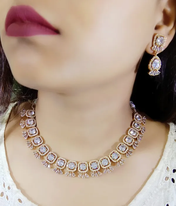 Gold_Crystal_Alloy_Necklace_And_Earrings_Set_For_Women