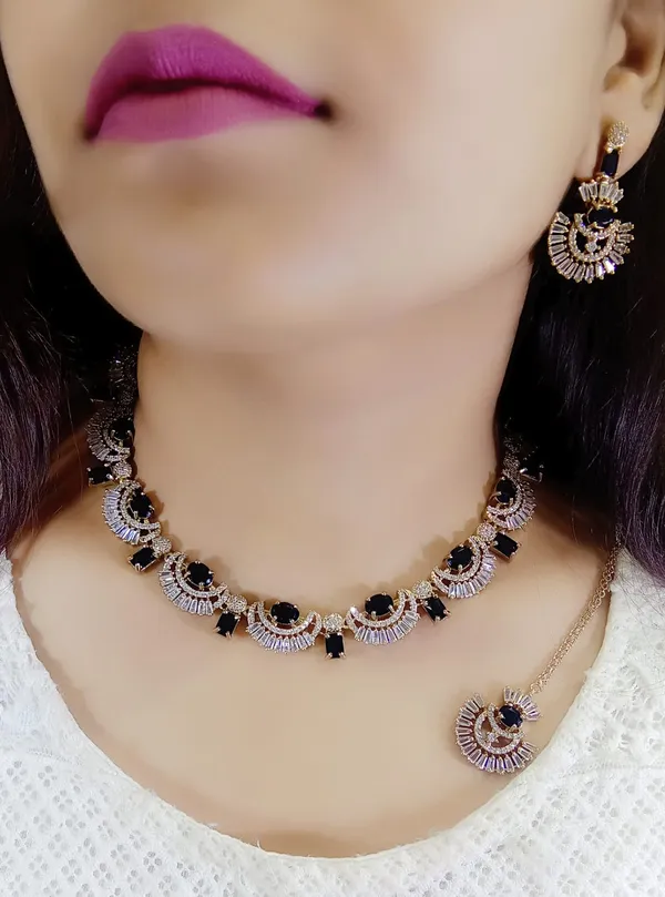 Gold_And_Black_Alloy_Stone_Necklace_Set_For_Women
