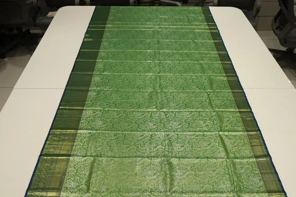 Emerald_Green_Gadwal_Inspired_Semi_Silk_Saree_With_Wide_Contrast_Border