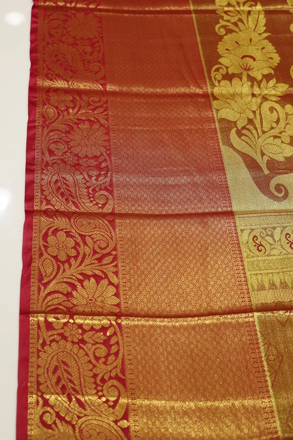 Emerald_Green_Uppada_Inspired_Semi_Silk_Saree_With_Small_Self_Border