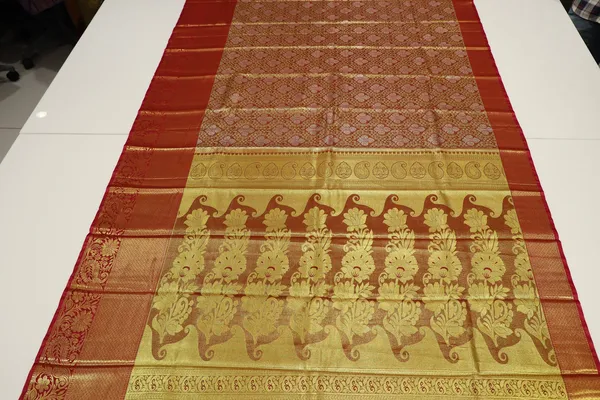 Emerald_Green_Uppada_Inspired_Semi_Silk_Saree_With_Small_Self_Border