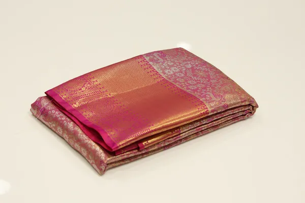 Emerald_Green_Gadwal_Inspired_Semi_Silk_Saree_With_Wide_Contrast_Border