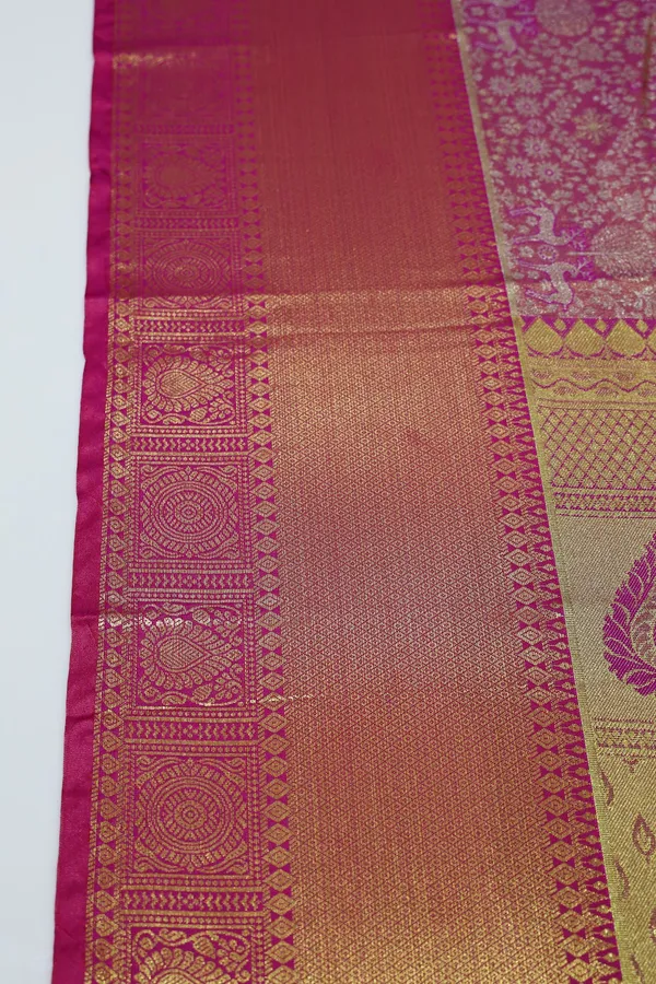 Emerald_Green_Gadwal_Inspired_Semi_Silk_Saree_With_Wide_Contrast_Border