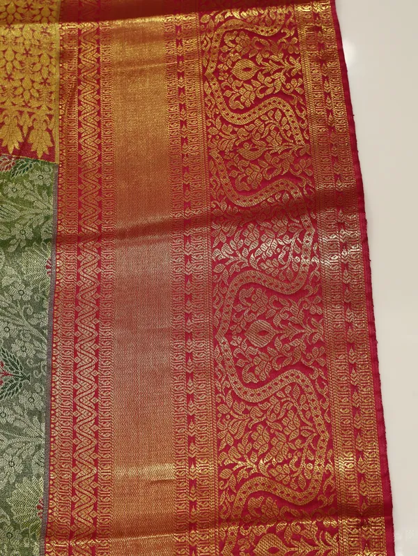 Olive_Green_Gadwal_Inspired_Semi_Silk_Saree_With_Royal_Blue_Contrast_Border
