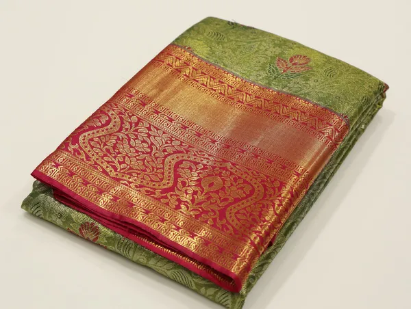 Olive_Green_Gadwal_Inspired_Semi_Silk_Saree_With_Royal_Blue_Contrast_Border