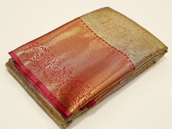 Antique_Gold_Kanchipuram_Inspired_Semi_Silk_Saree_With_Wide_Contrast_Border