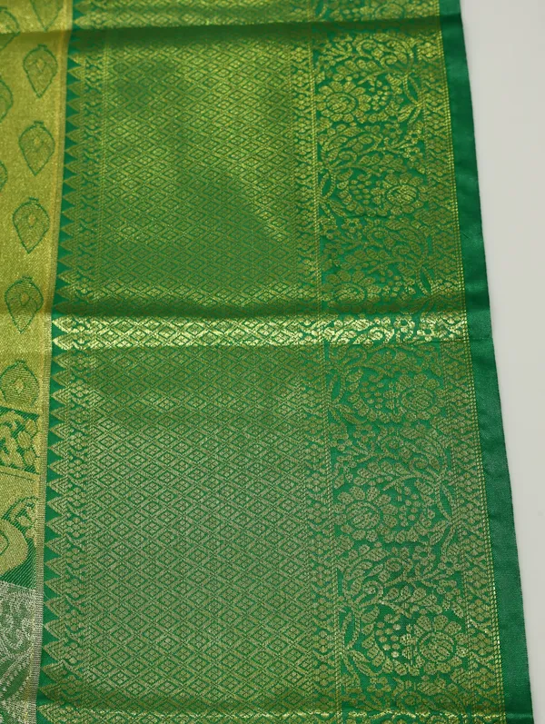 Emerald_Green_Dharmavaram_Inspired_Semi_Silk_Saree_With_Wide_Self_Border