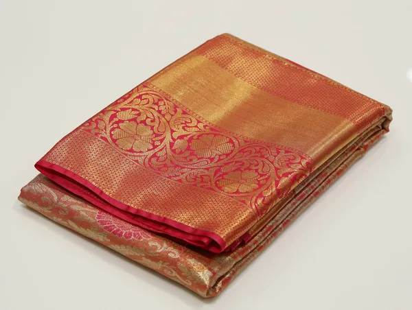 Wine_Red_Kanchipuram_Inspired_Semi_Silk_Saree_With_Wide_Contrast_Border