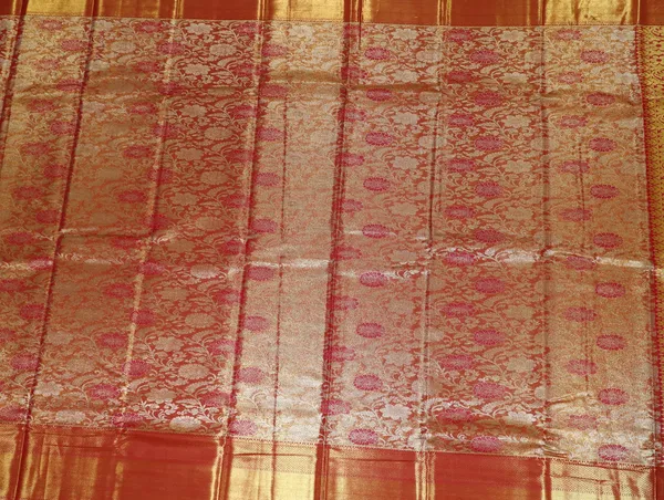 Wine_Red_Kanchipuram_Inspired_Semi_Silk_Saree_With_Wide_Contrast_Border