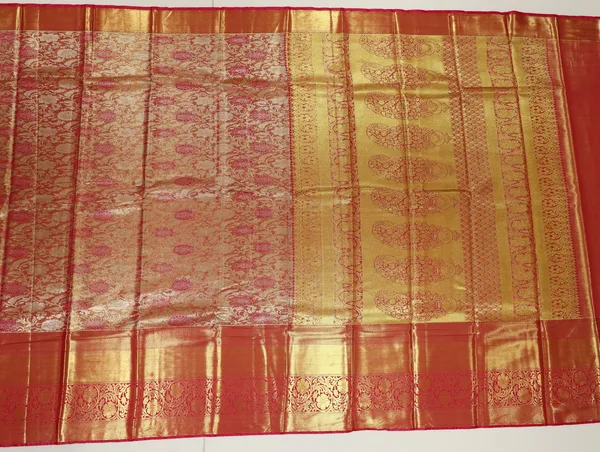Wine_Red_Kanchipuram_Inspired_Semi_Silk_Saree_With_Wide_Contrast_Border