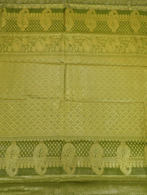 Emerald_Green_Gadwal_Inspired_Semi_Silk_Saree_With_Wide_Contrast_Border