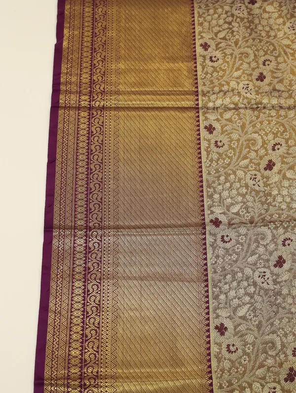 Emerald_Green_Kanchipuram_Inspired_Semi_Silk_Saree_With_Wide_Contrast_Border