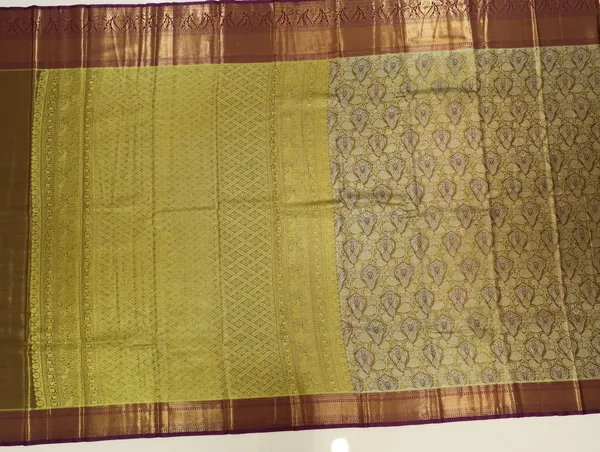 Antique_Gold_Kanchipuram_Inspired_Semi_Silk_Saree_With_Wide_Contrast_Border