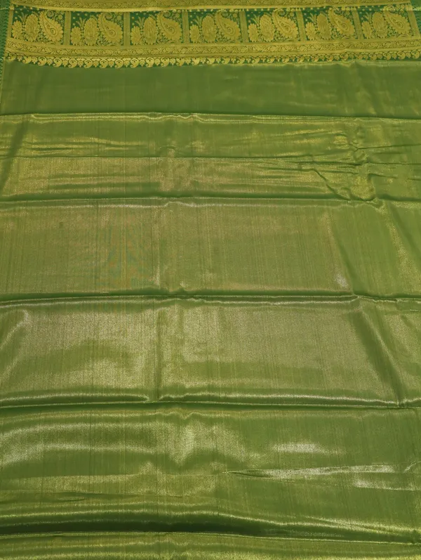 Emerald_Green_Gadwal_Inspired_Semi_Silk_Saree_With_Wide_Contrast_Border