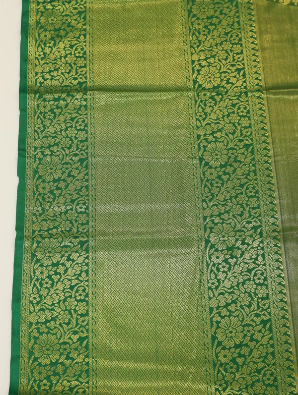 Emerald_Green_Gadwal_Inspired_Semi_Silk_Saree_With_Wide_Contrast_Border
