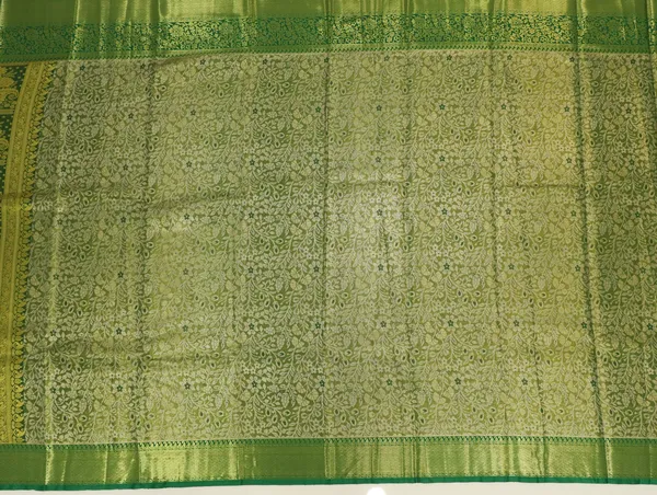 Emerald_Green_Gadwal_Inspired_Semi_Silk_Saree_With_Wide_Contrast_Border