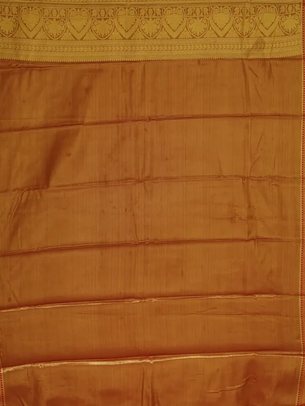 Emerald_Green_Gadwal_Inspired_Semi_Silk_Saree_With_Wide_Contrast_Border