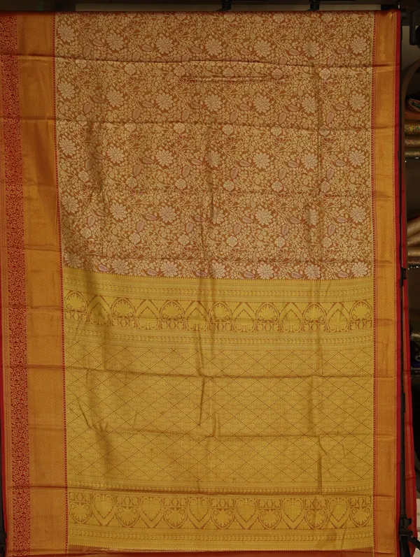 Emerald_Green_Gadwal_Inspired_Semi_Silk_Saree_With_Wide_Contrast_Border