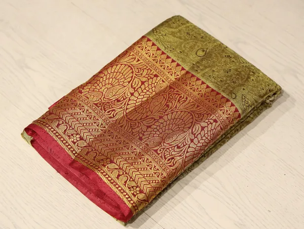 Olive_Green_Gadwal_Inspired_Semi_Silk_Saree_With_Contrast_Border