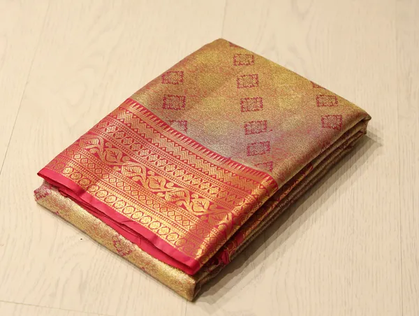 Royal_Blue_Gadwal_Inspired_Semi_Silk_Saree_With_Contrast_Border